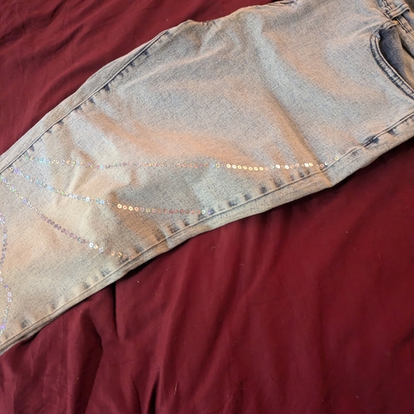 Designer Jeans - Picture 8 of 8